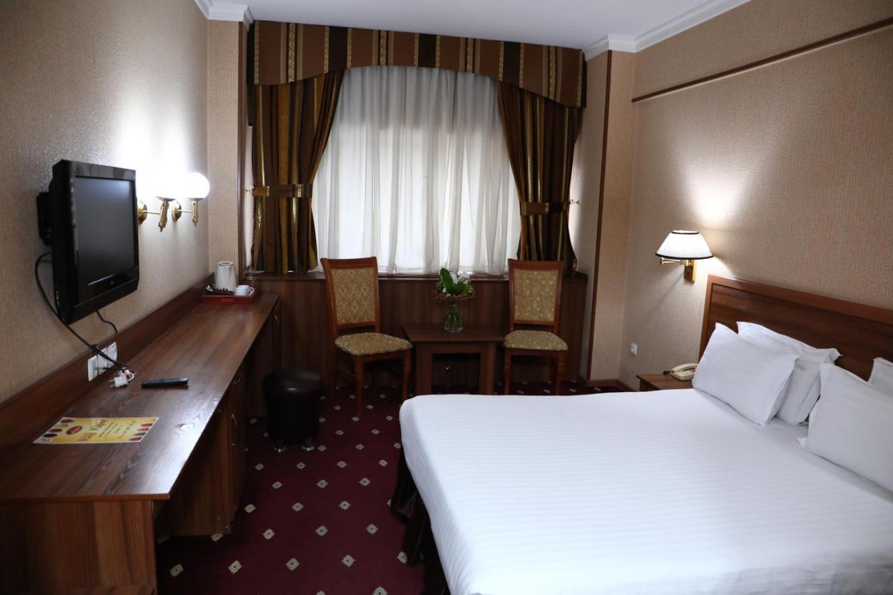 Le Grande Plaza Hotel Tachkent Extérieur photo