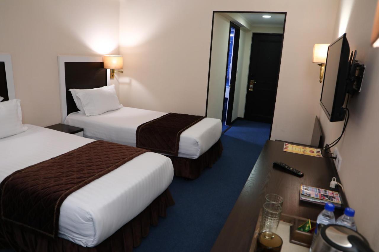 Le Grande Plaza Hotel Tachkent Extérieur photo