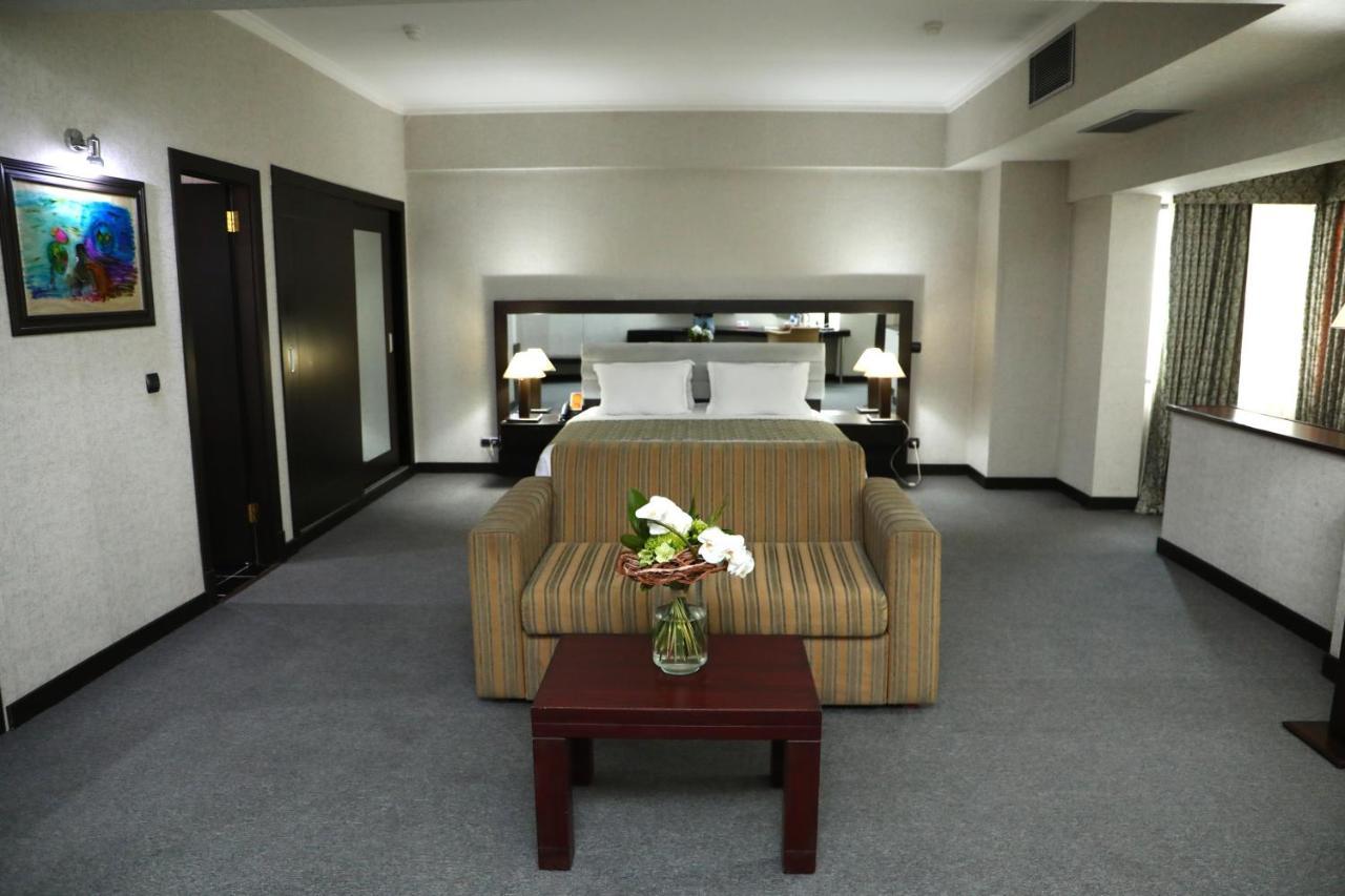 Le Grande Plaza Hotel Tachkent Extérieur photo