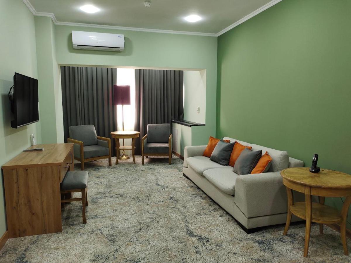 Le Grande Plaza Hotel Tachkent Extérieur photo