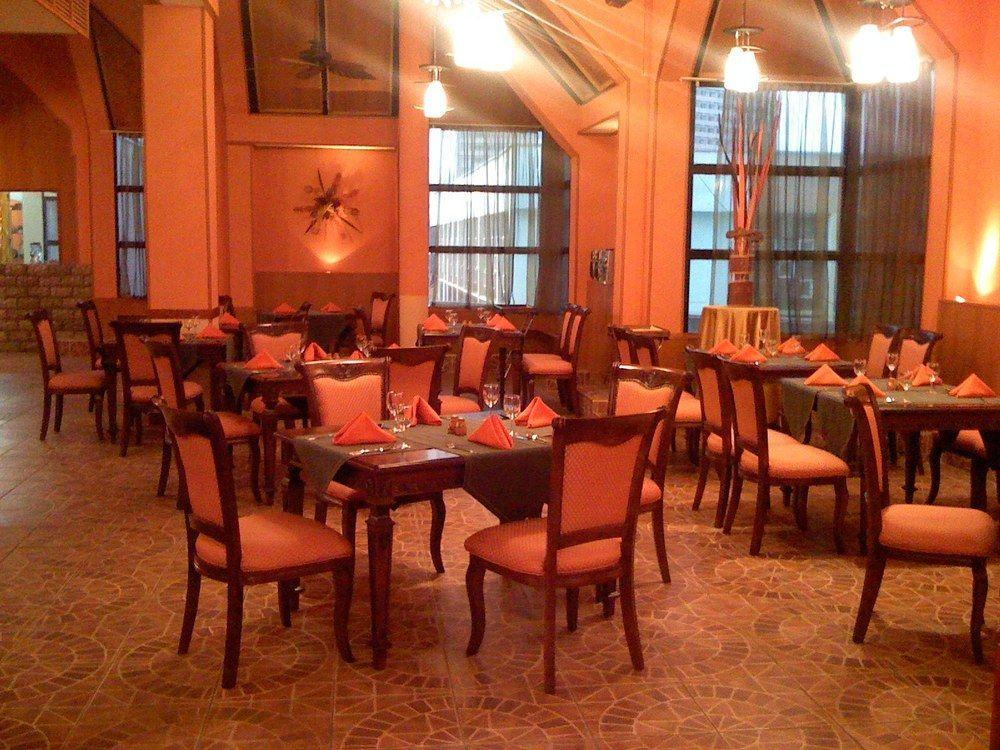 Le Grande Plaza Hotel Tachkent Extérieur photo