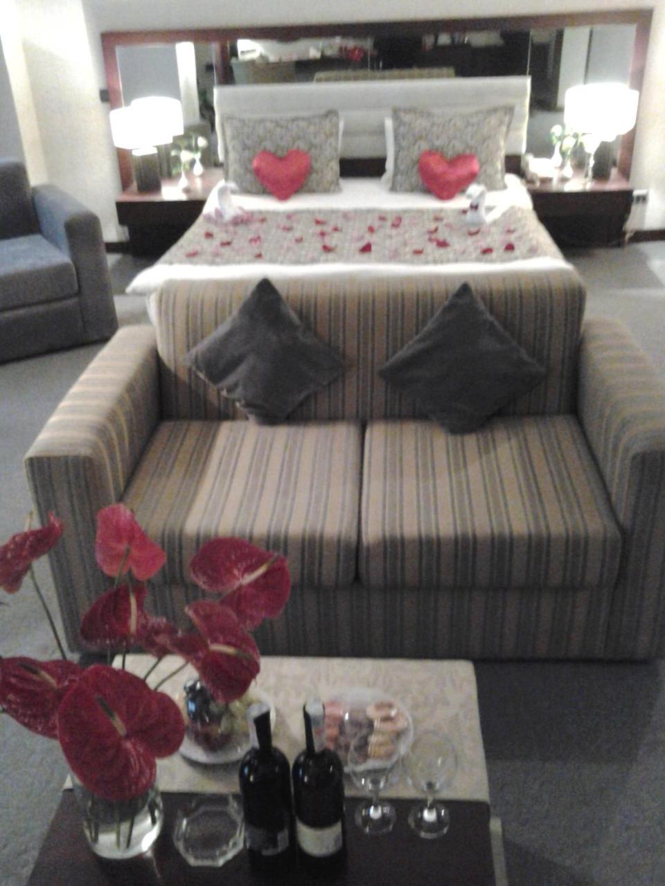 Le Grande Plaza Hotel Tachkent Extérieur photo
