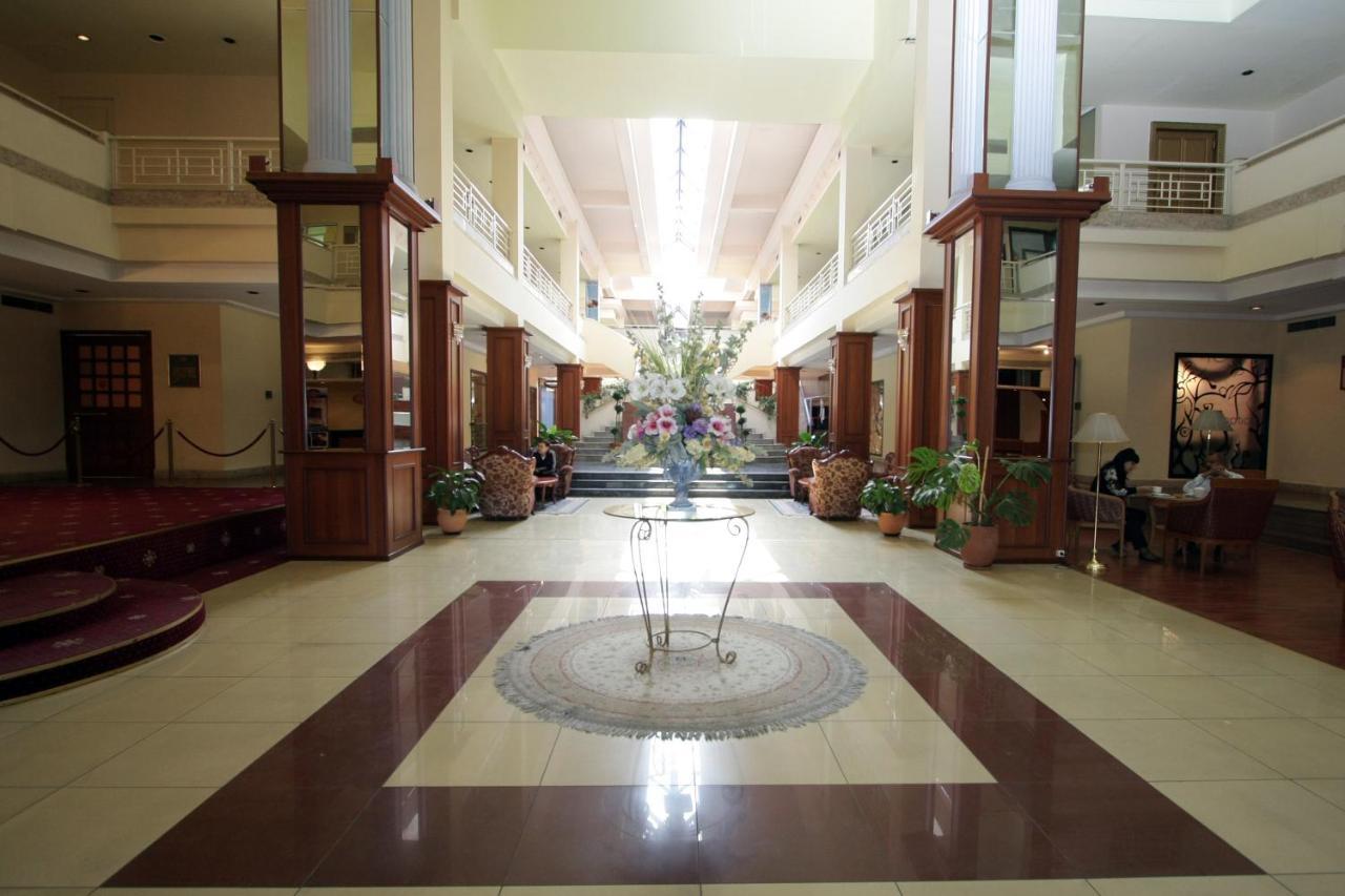 Le Grande Plaza Hotel Tachkent Extérieur photo