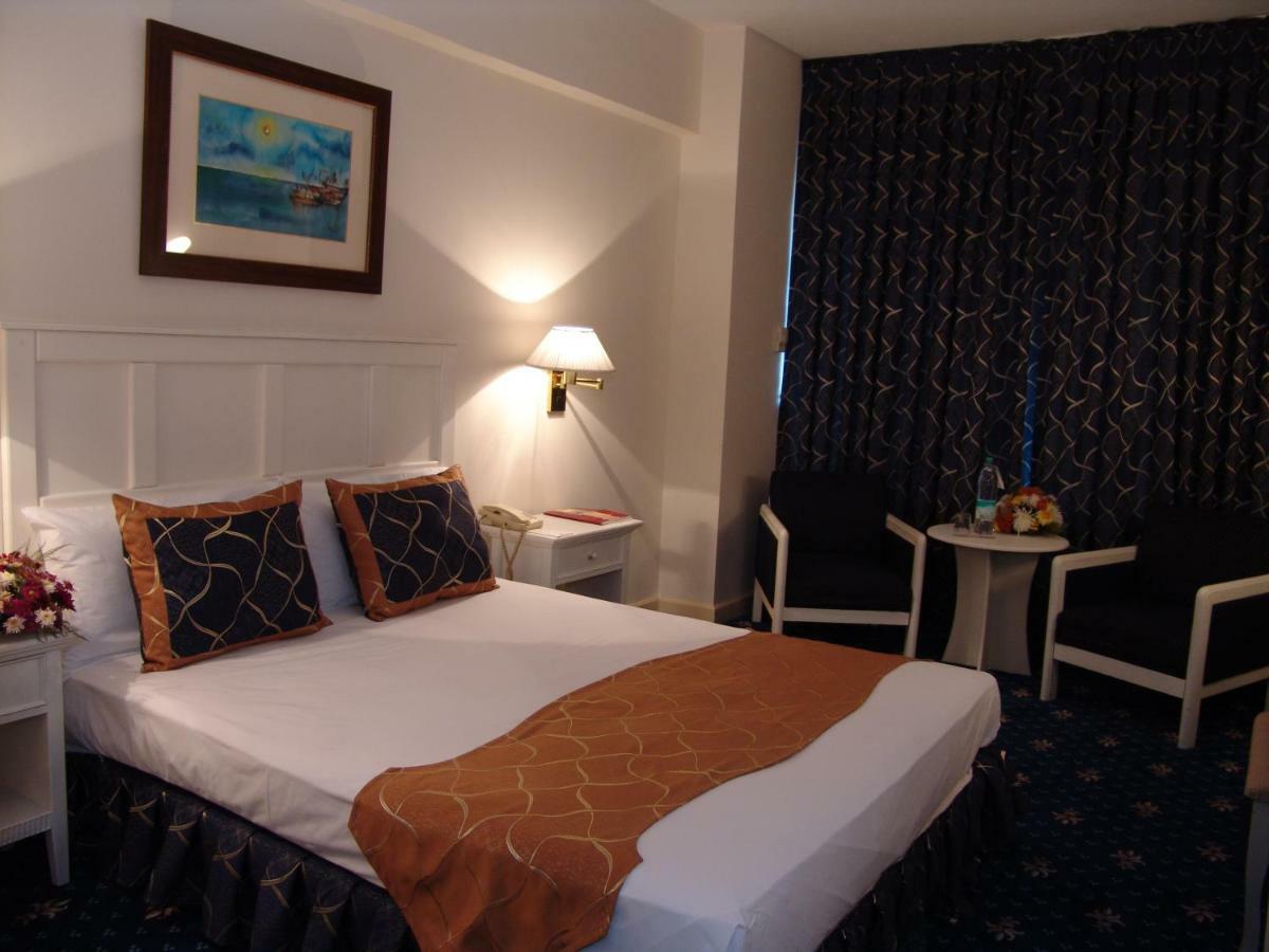 Le Grande Plaza Hotel Tachkent Extérieur photo